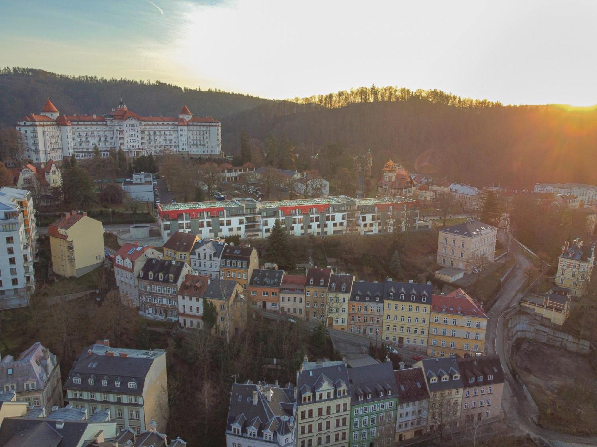 Imperial Apartment In Bohemia Residence By Rentez Karlovy Vary Exterior photo